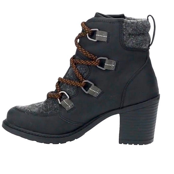 Boots - Picture 3 of 4